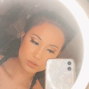 Meet your Posher, Tiara